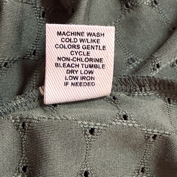 Kim & Cami Green Eyelet Ruffle Sleeve Top Small - Picture 5 of 5